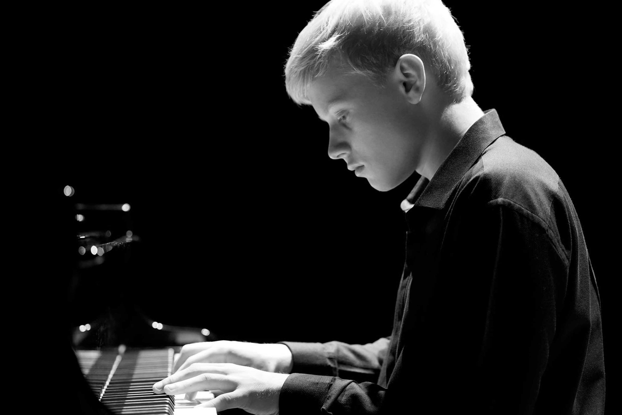 Alexander Malofeev